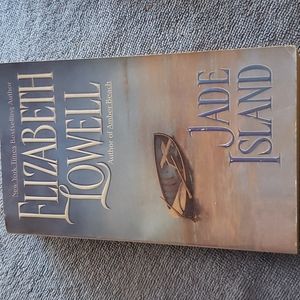 5 for $15 Elizabeth Lowell: Jade Island